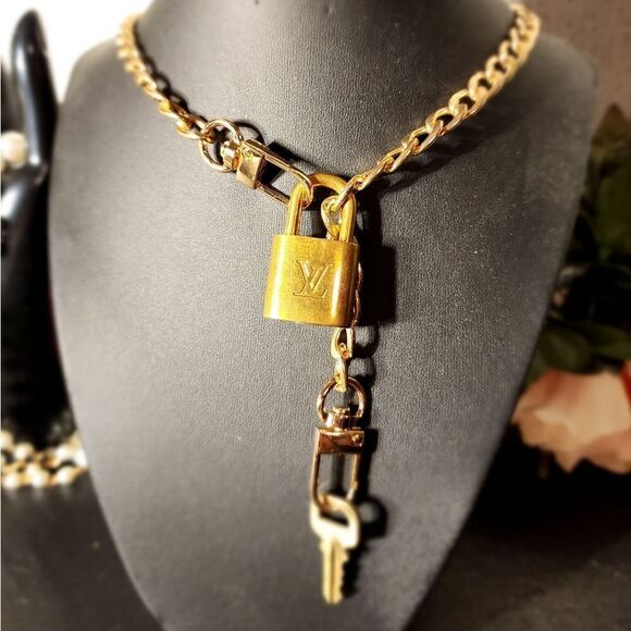 Authentic Louis Vuitton Lock and Key #300 - Picture 5 of 12